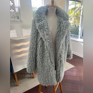 Preloved Wild Fable Fuzzy light grey Coat Large